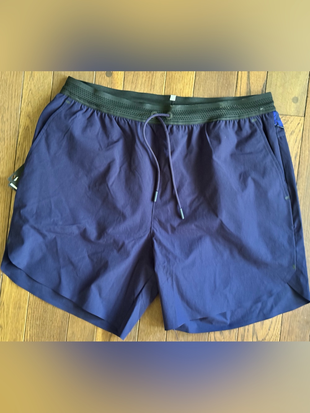GREYSON Running Wolf Shorts - Navy - 7” Inseam - Men’s Large - NEW!